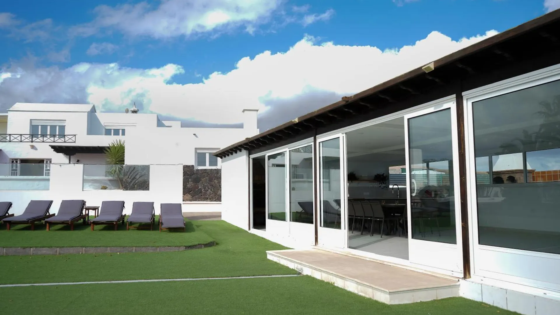 Renovated Villa Mahalo With Swimming Pool & Tennis Court Tias Spain