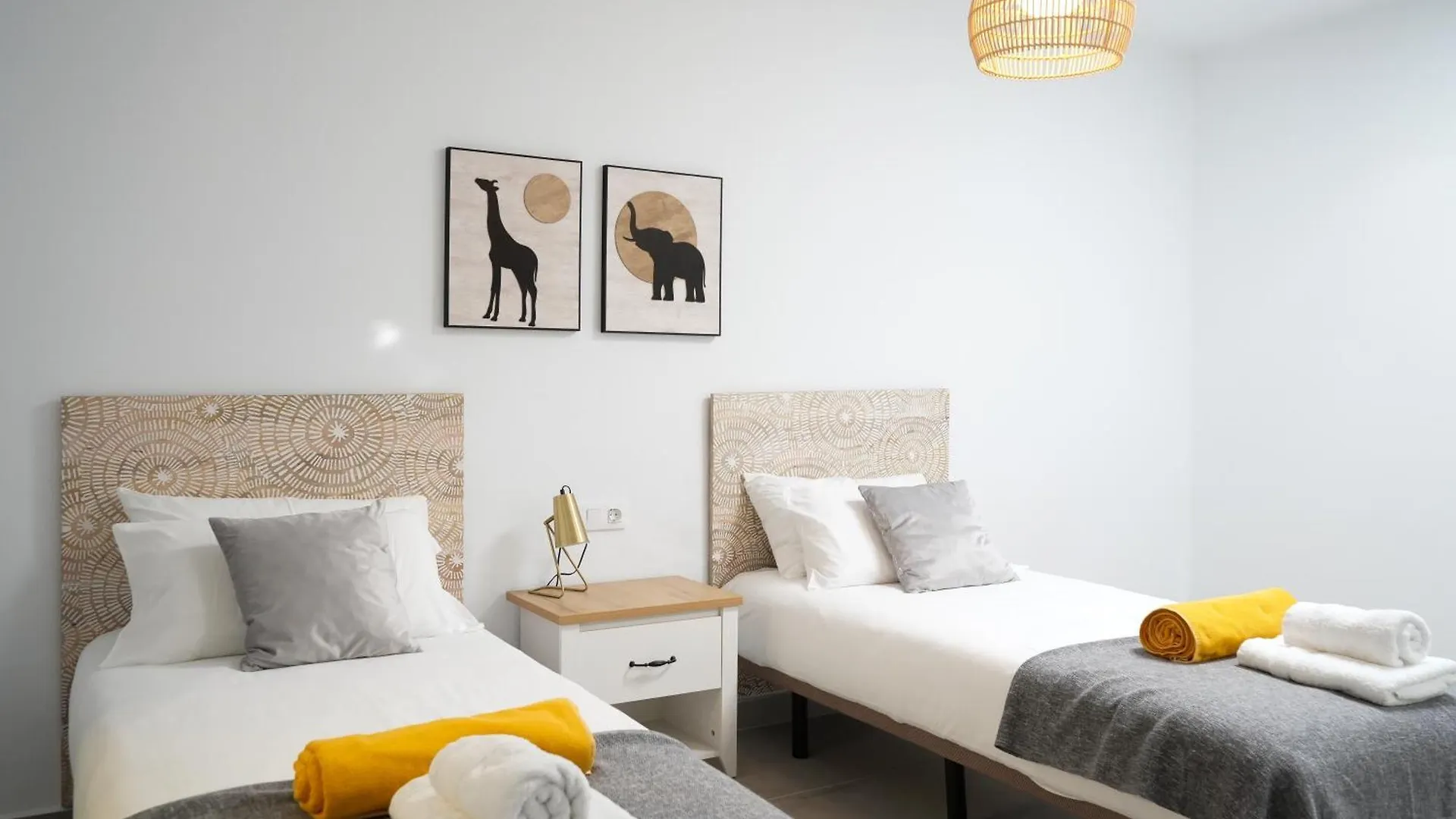 Renovated Villa Mahalo With Swimming Pool & Tennis Court Tias