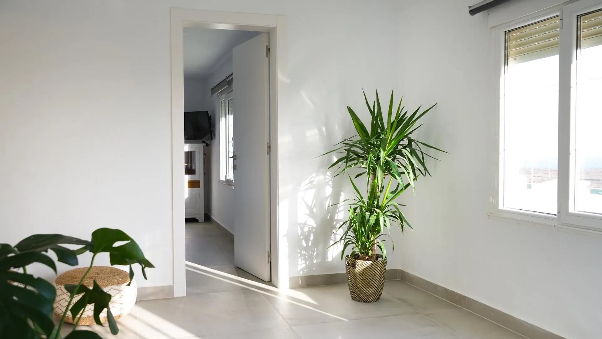 Renovated Villa Mahalo With Swimming Pool & Tennis Court Tias